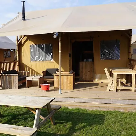 Luxe Glamping Met Eigen Badkamer Voor 5 Personen Bashful Behelp